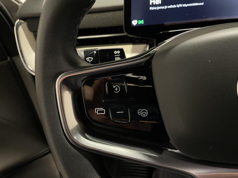 VOLVO EX90 2025