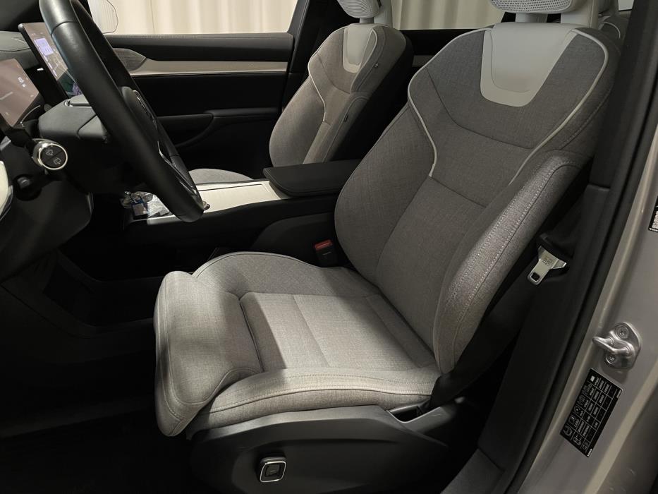 VOLVO EX90 2025