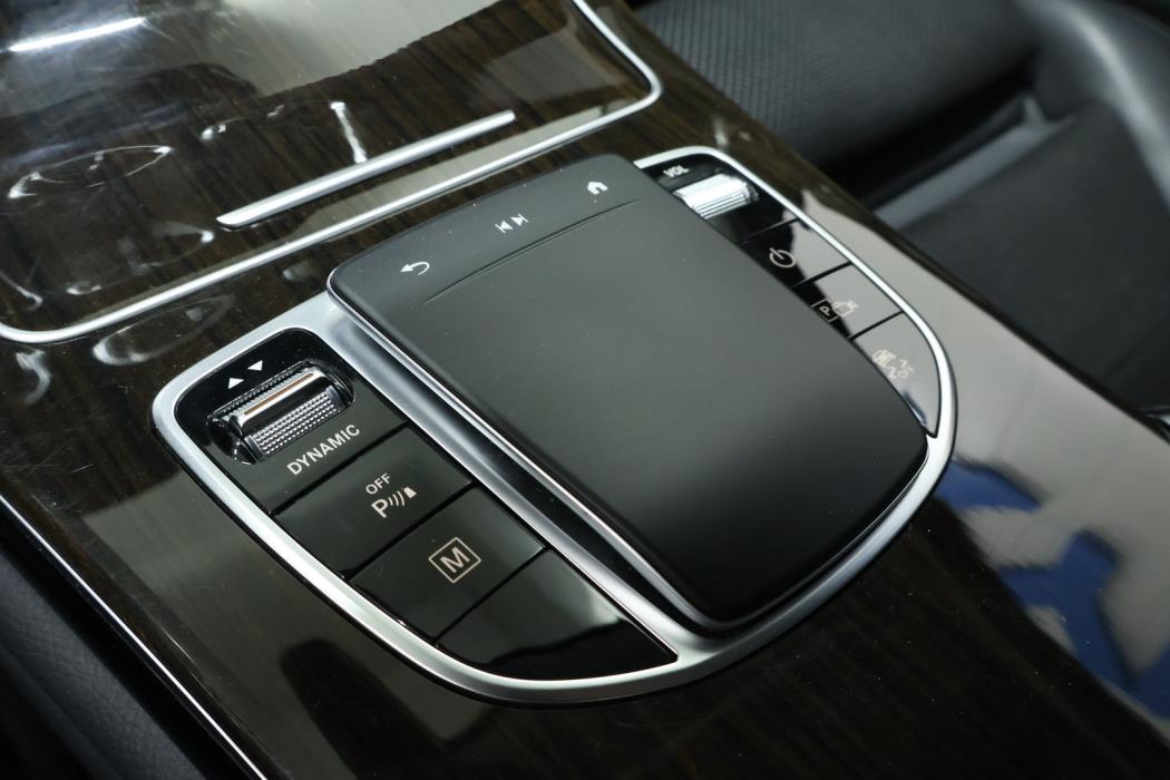 MERCEDES-BENZ GLC 2021