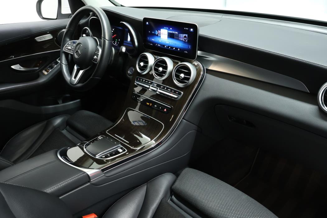 MERCEDES-BENZ GLC 2021