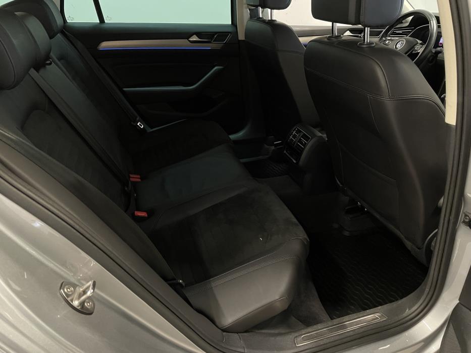 VOLKSWAGEN Passat 2018