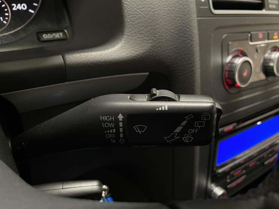 VOLKSWAGEN Touran 2010