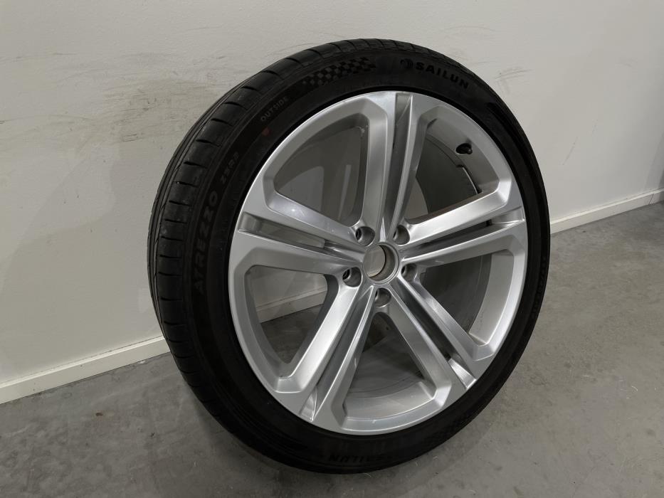 VOLKSWAGEN Tiguan 2014