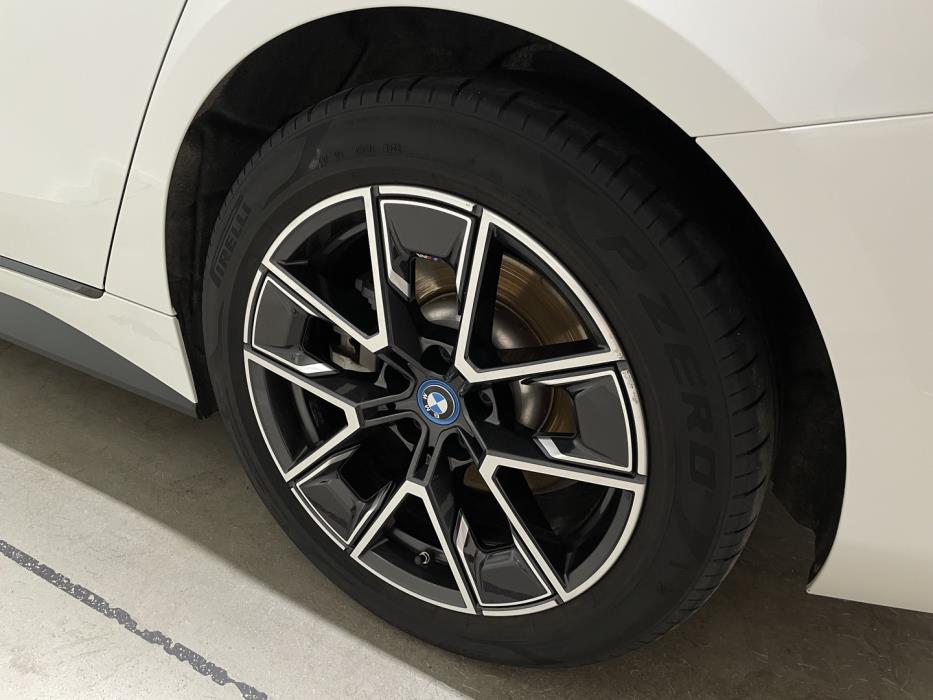 BMW i4 2023