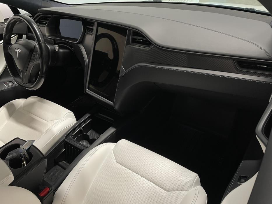 TESLA Model S 2019