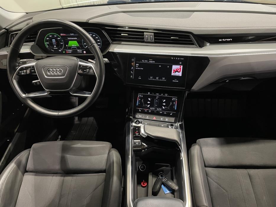 AUDI e-tron 2022