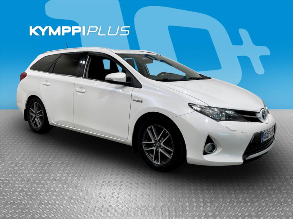 TOYOTA Auris 2015