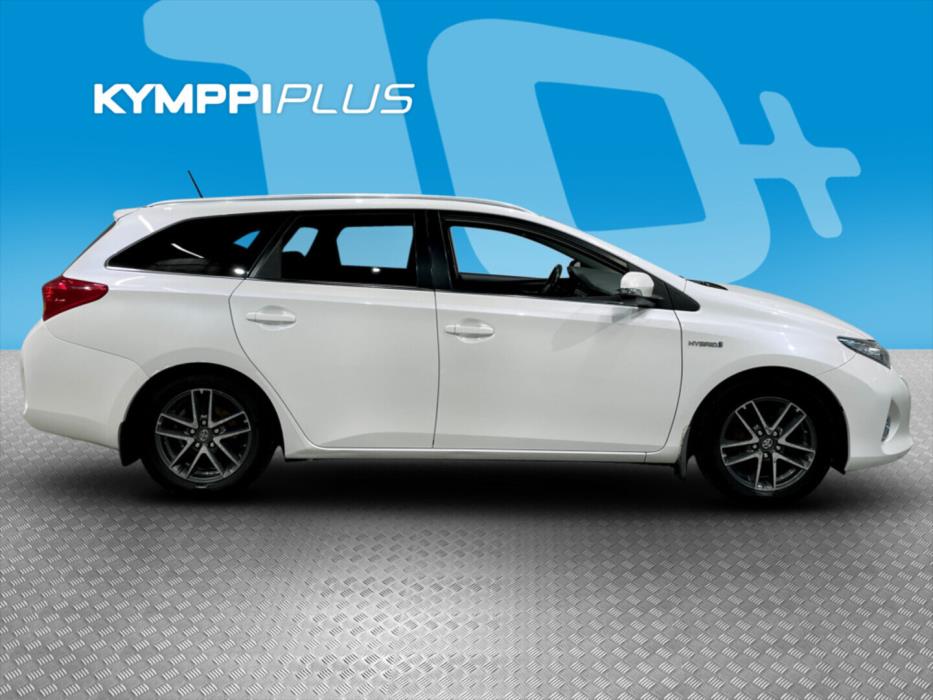 TOYOTA Auris 2015