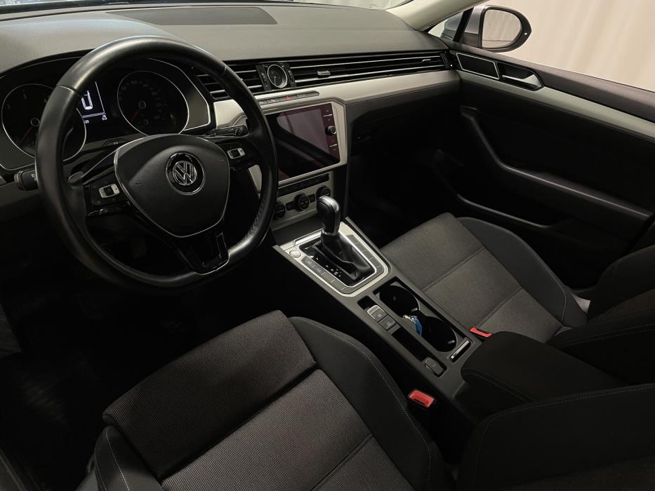 VOLKSWAGEN Passat 2019