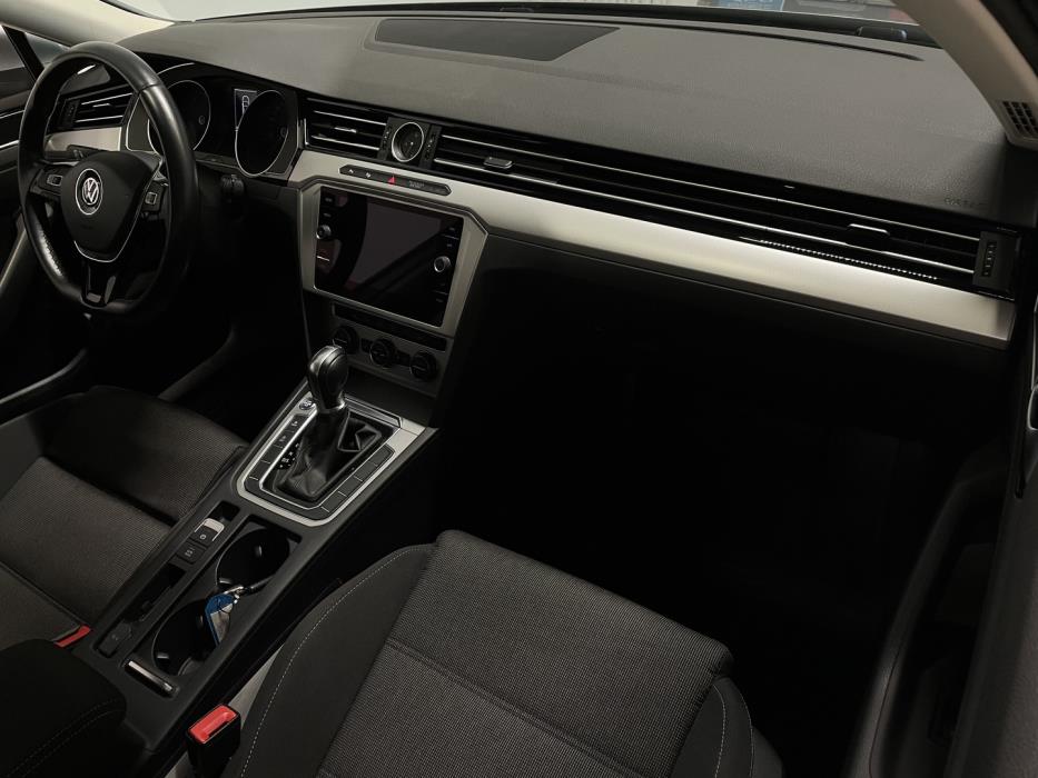 VOLKSWAGEN Passat 2019
