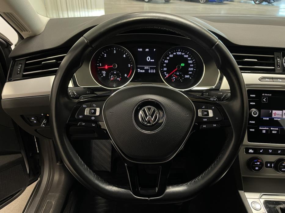 VOLKSWAGEN Passat 2019