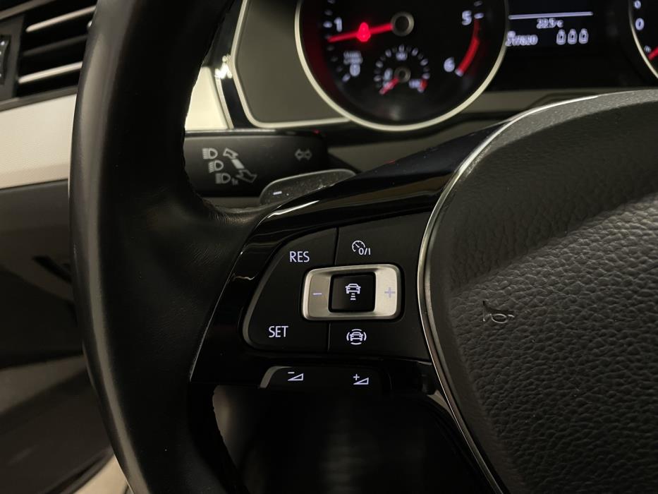 VOLKSWAGEN Passat 2019