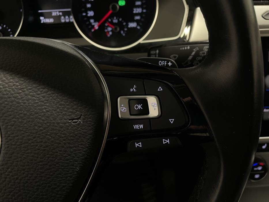 VOLKSWAGEN Passat 2019