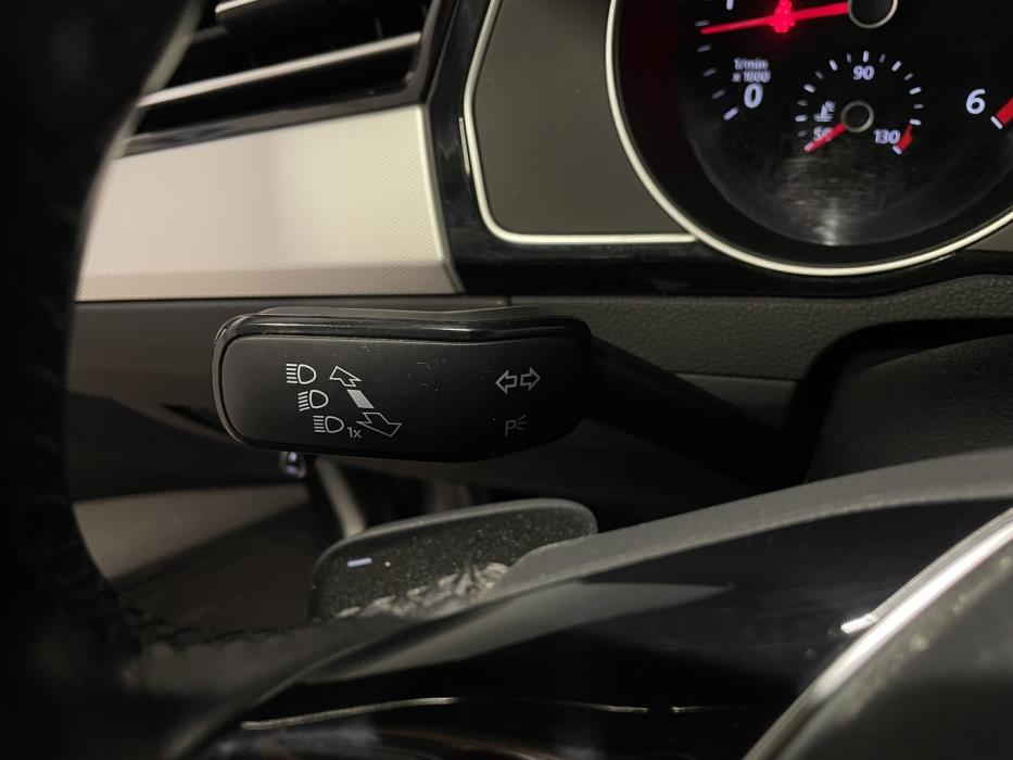 VOLKSWAGEN Passat 2019
