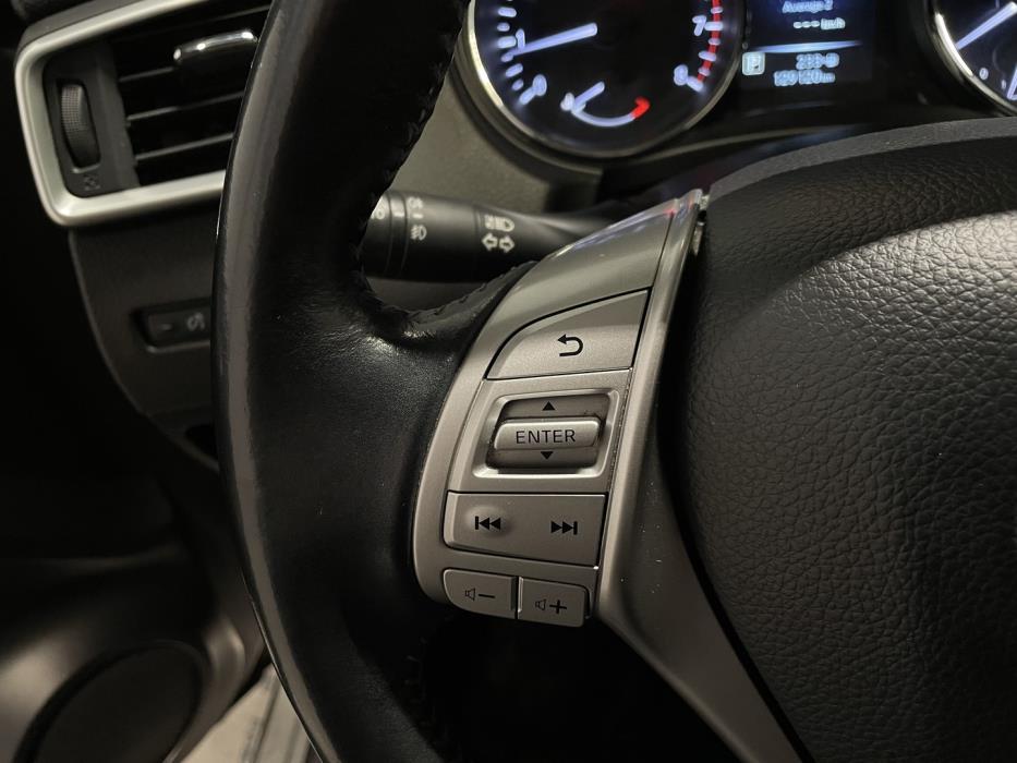 NISSAN Qashqai 2017