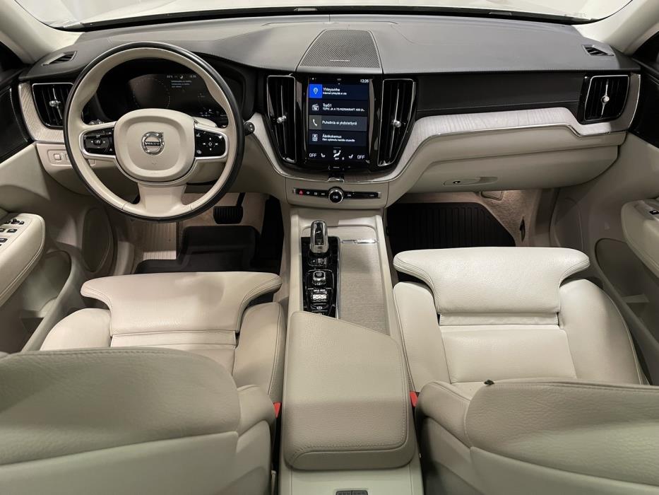 VOLVO XC60 2019