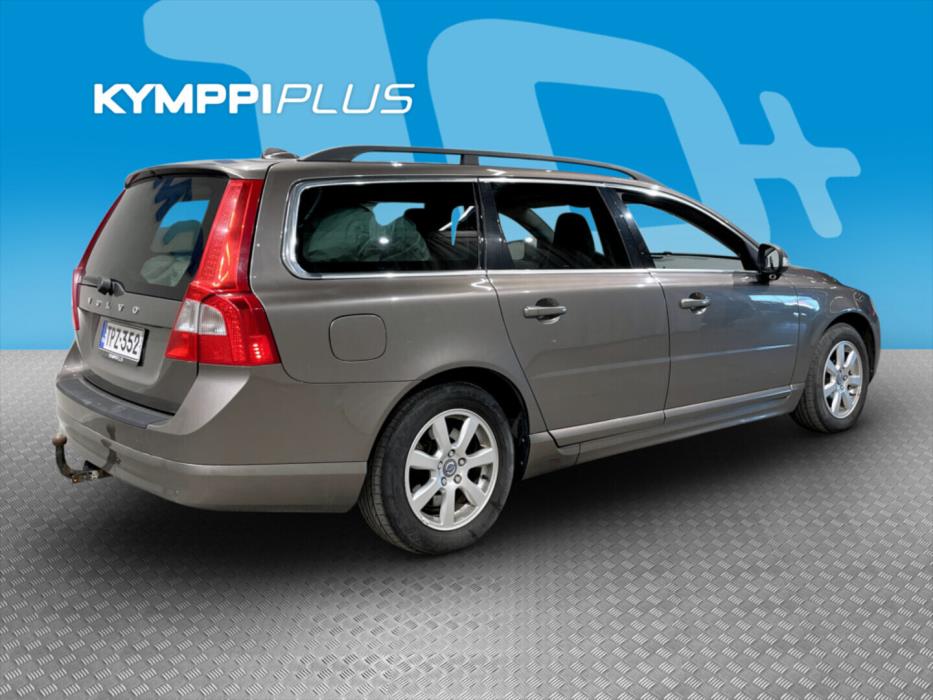 VOLVO V70 2011