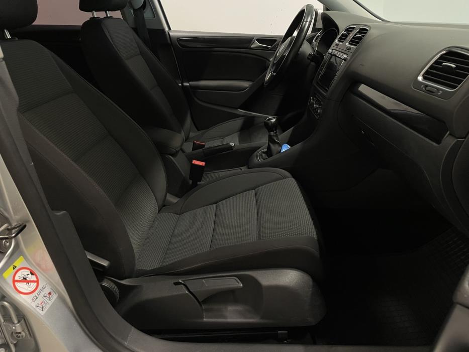VOLKSWAGEN Golf 2010