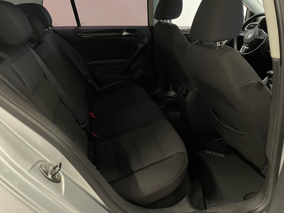 VOLKSWAGEN Golf 2010