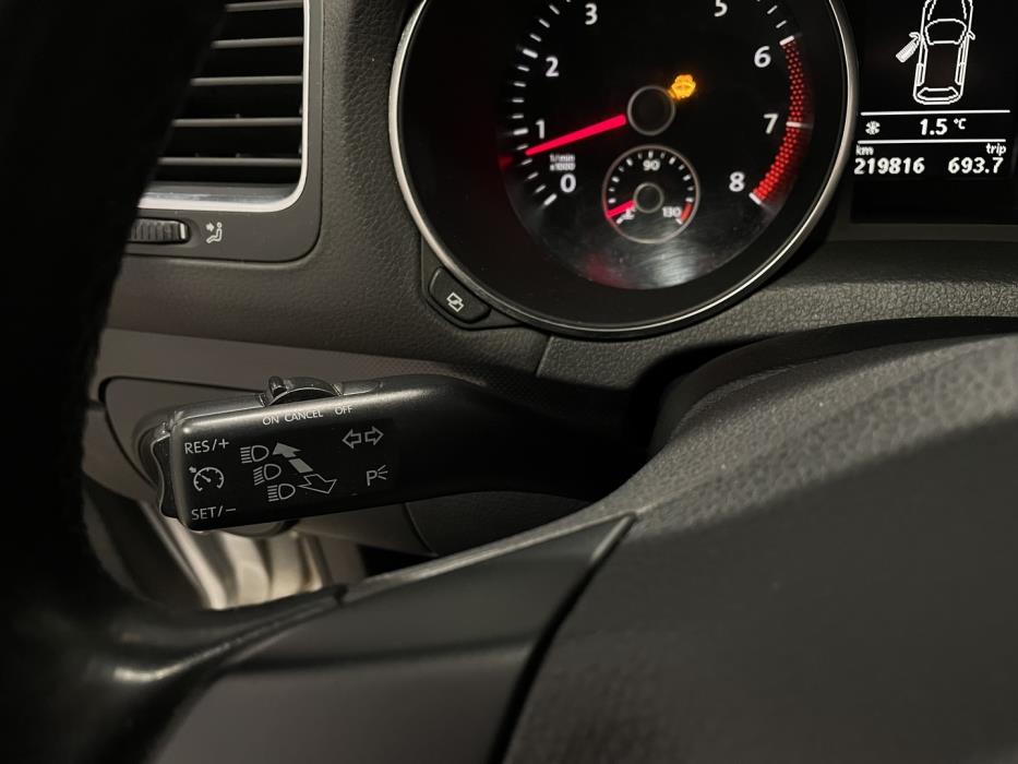 VOLKSWAGEN Golf 2010