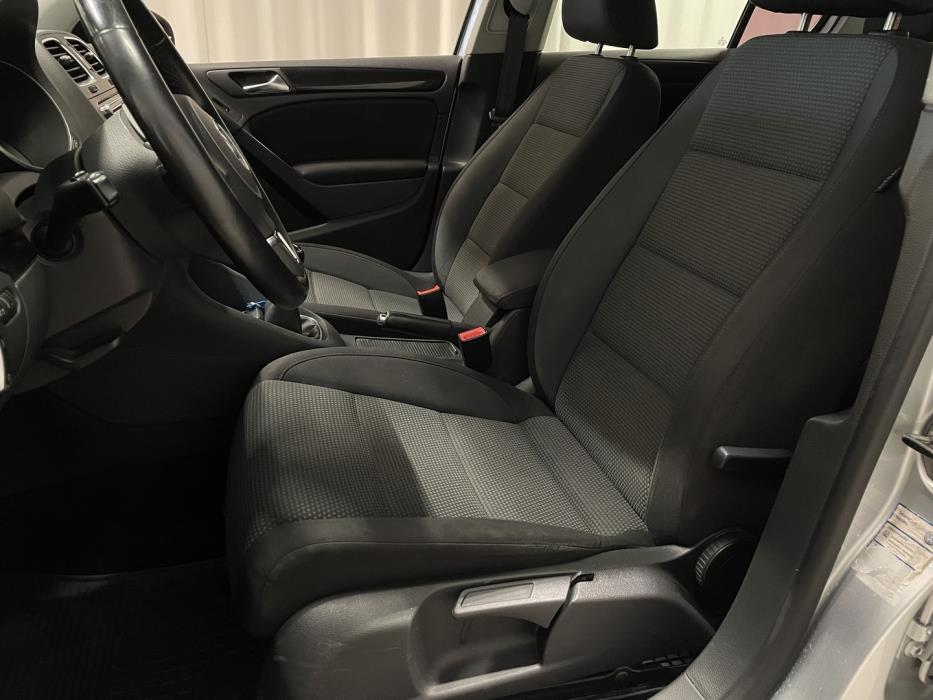 VOLKSWAGEN Golf 2010