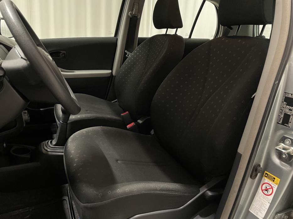 TOYOTA Yaris 2006