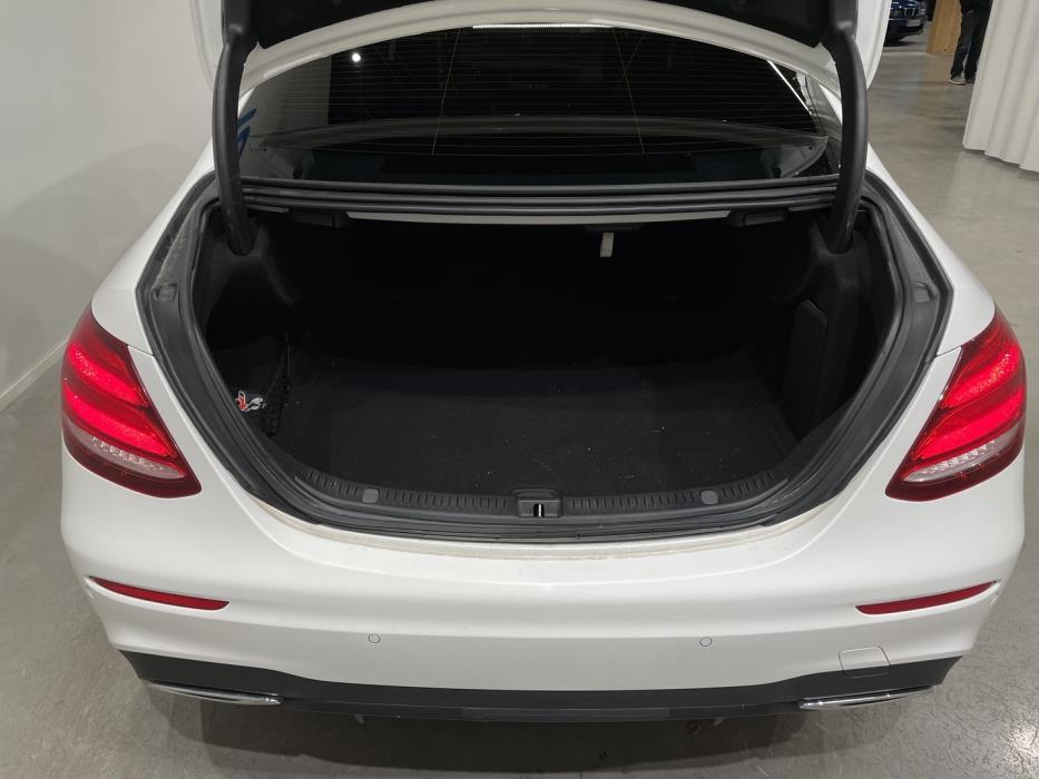 MERCEDES-BENZ E 2016