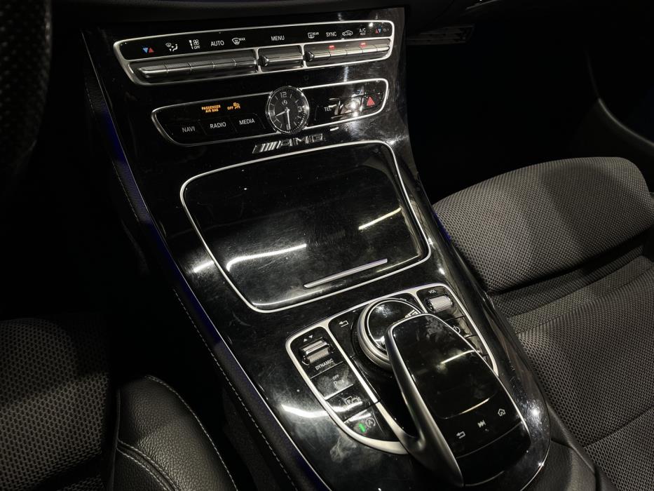 MERCEDES-BENZ E 2016