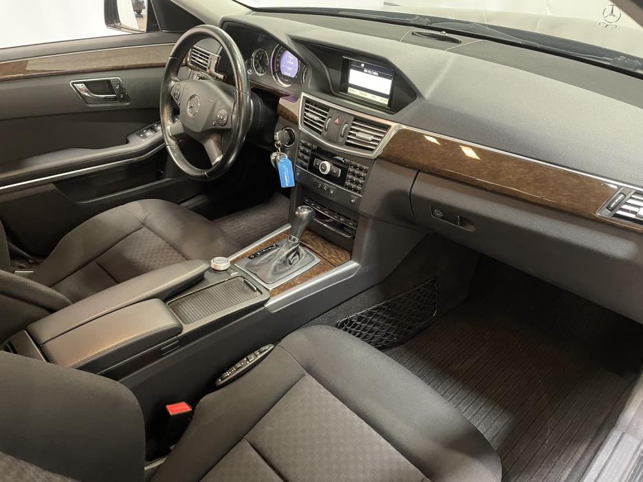 MERCEDES-BENZ E 2010