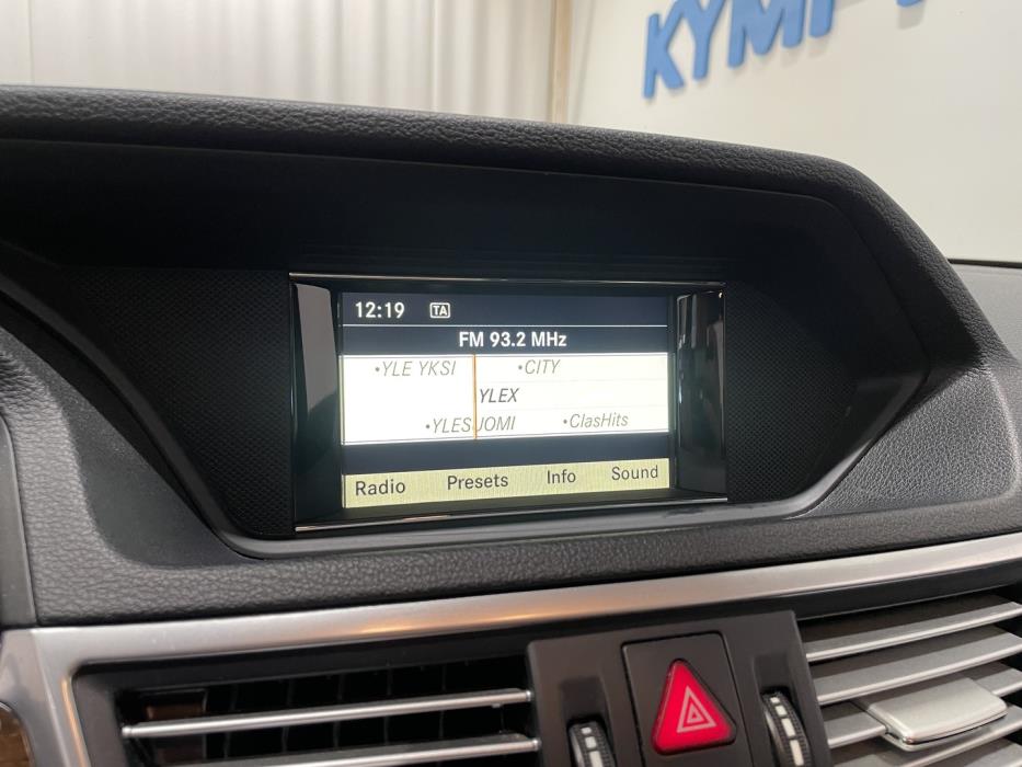 MERCEDES-BENZ E 2010