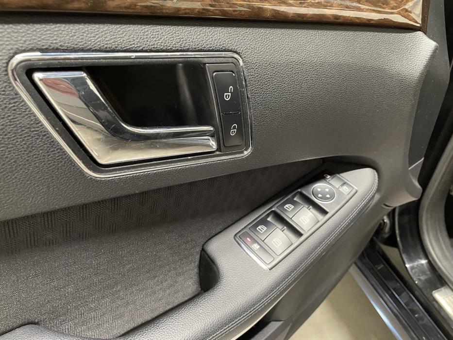 MERCEDES-BENZ E 2010