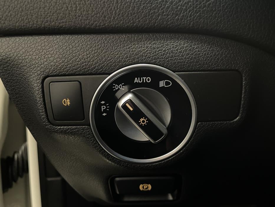 MERCEDES-BENZ CLA 2016