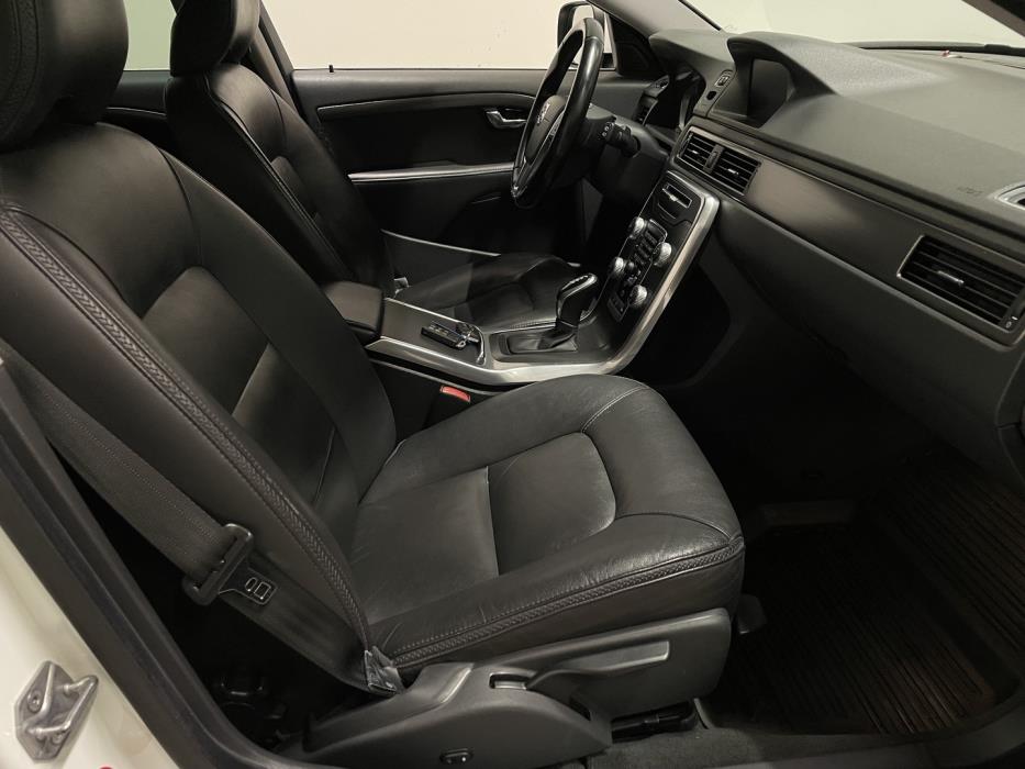 VOLVO XC70 2016