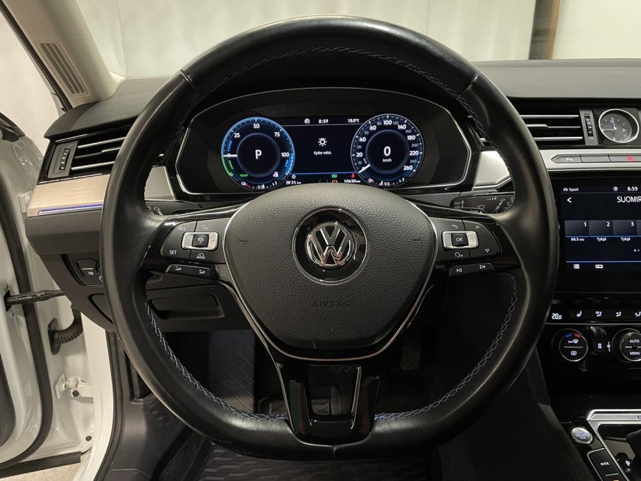 VOLKSWAGEN Passat 2018