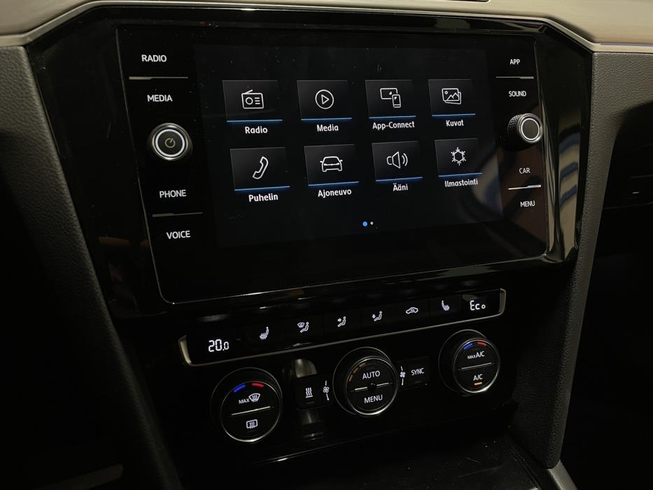 VOLKSWAGEN Passat 2018