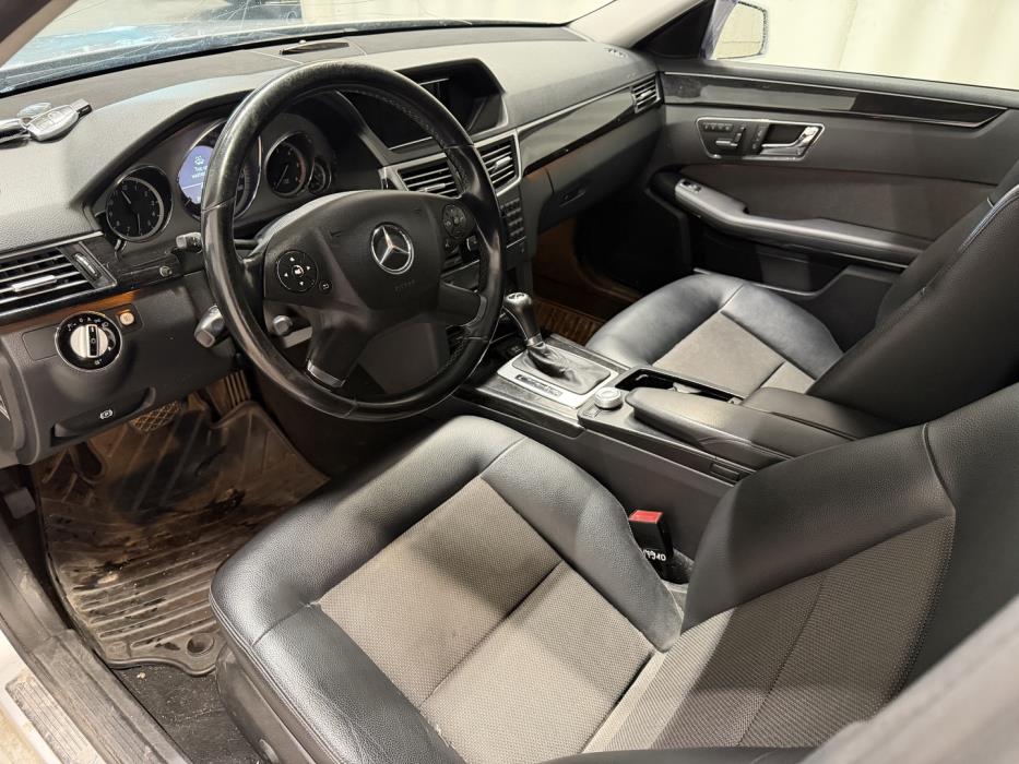 MERCEDES-BENZ E 2009