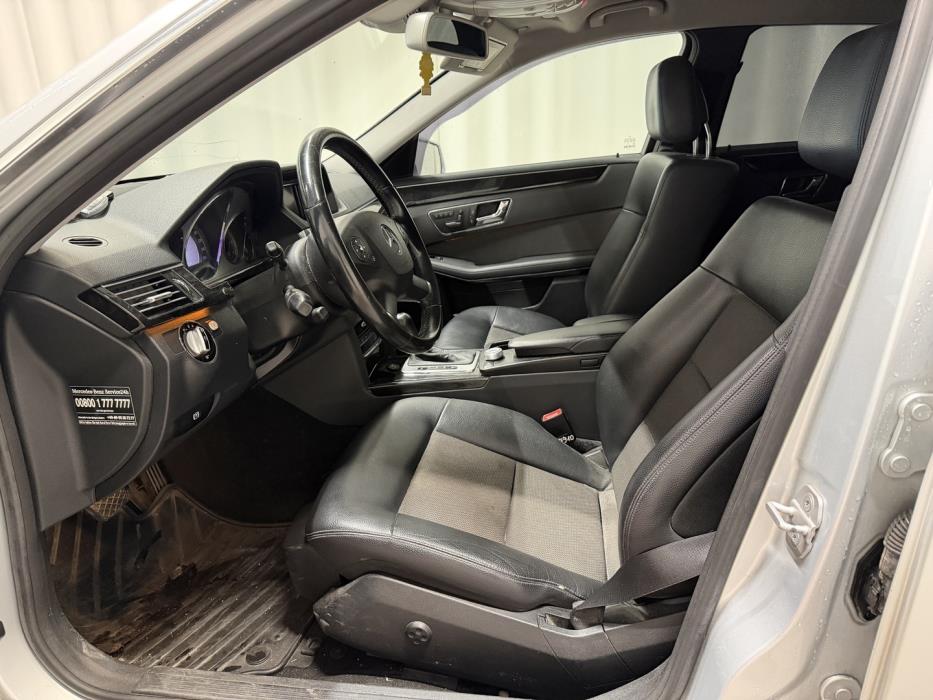 MERCEDES-BENZ E 2009