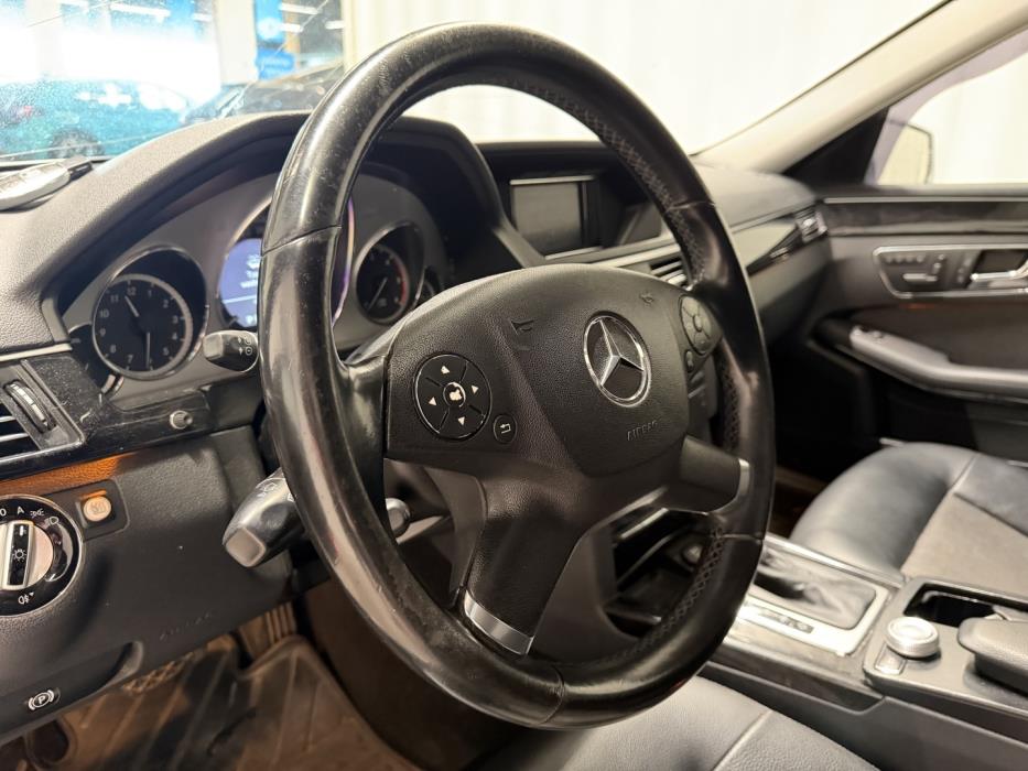 MERCEDES-BENZ E 2009