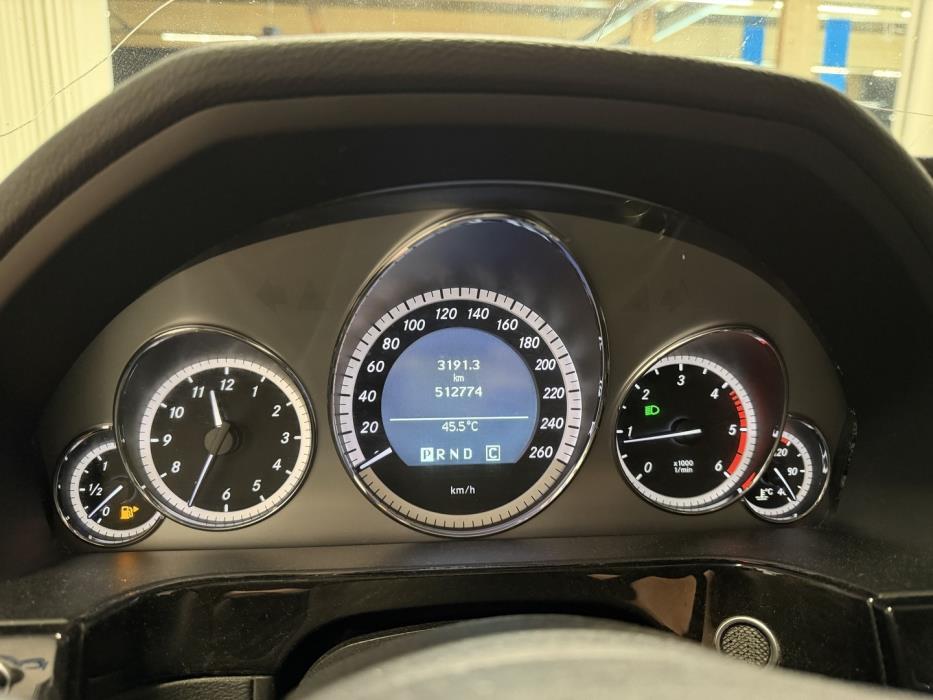 MERCEDES-BENZ E 2009