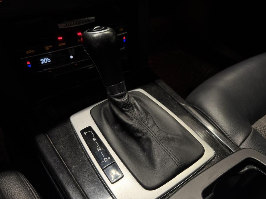 MERCEDES-BENZ E 2009