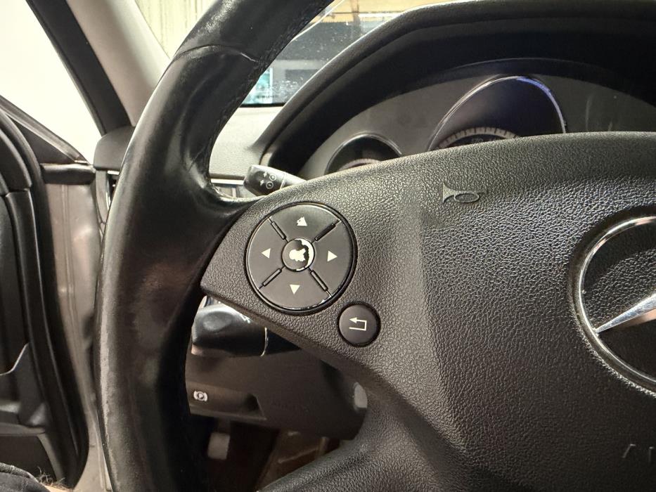 MERCEDES-BENZ E 2009