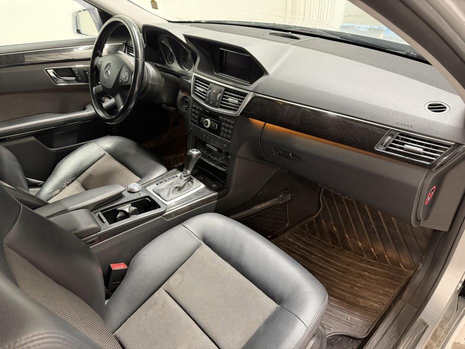 MERCEDES-BENZ E 2009