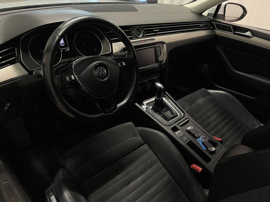 VOLKSWAGEN Passat 2016