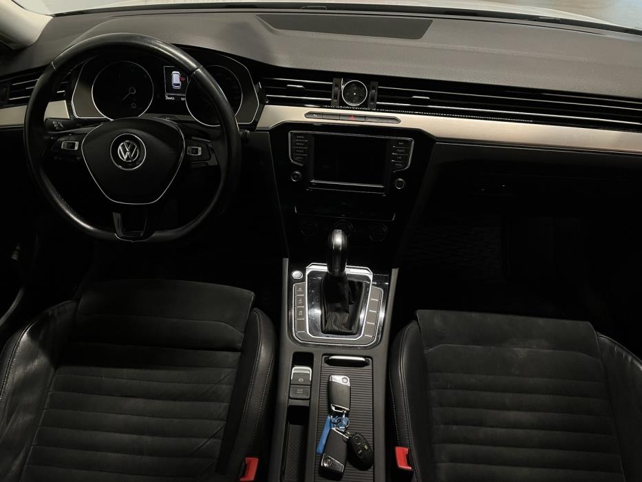 VOLKSWAGEN Passat 2016