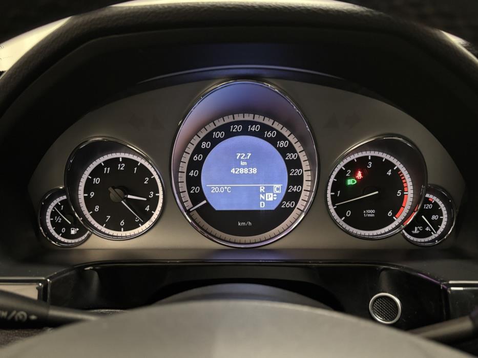 MERCEDES-BENZ E 2010