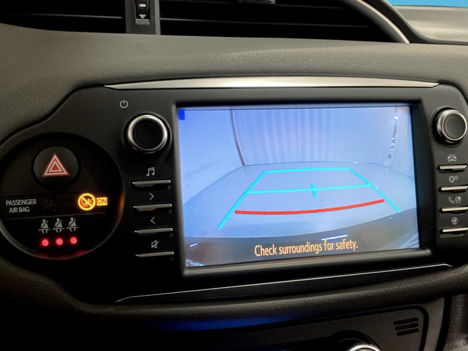 TOYOTA Yaris 2017