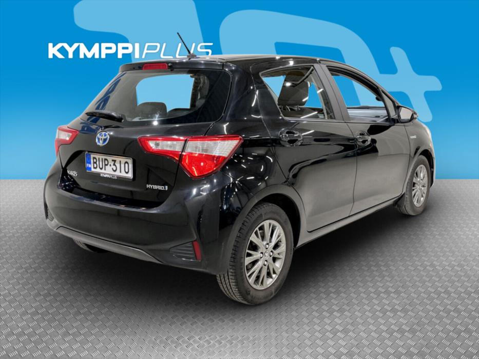TOYOTA Yaris 2017