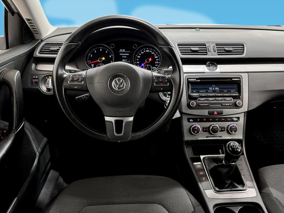 VOLKSWAGEN Passat 2013