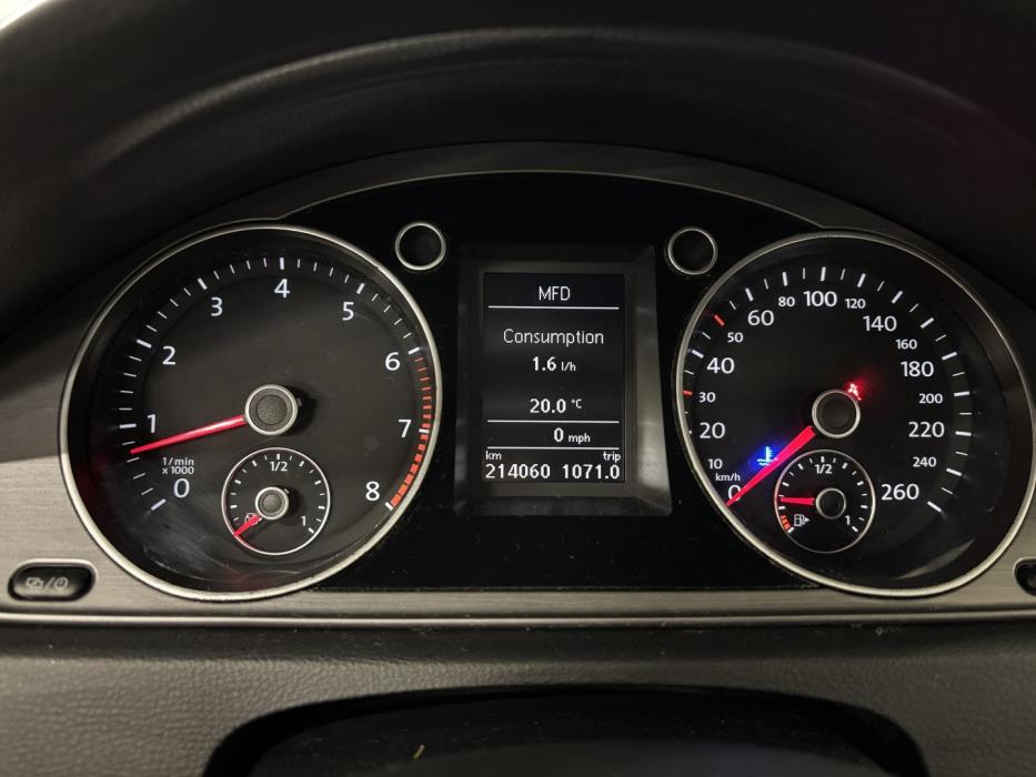 VOLKSWAGEN Passat 2013