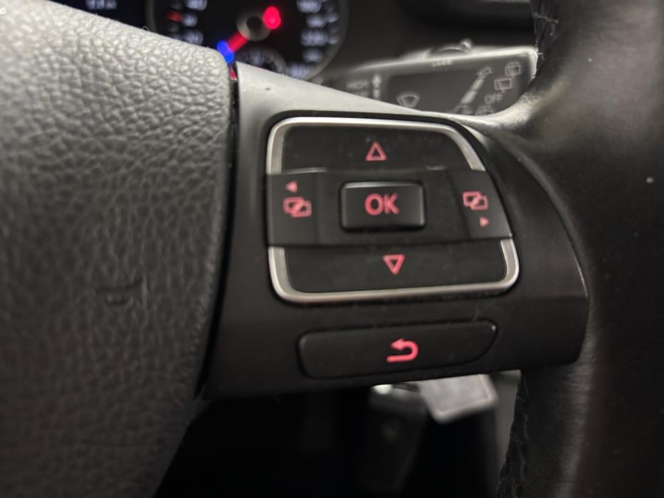 VOLKSWAGEN Passat 2013